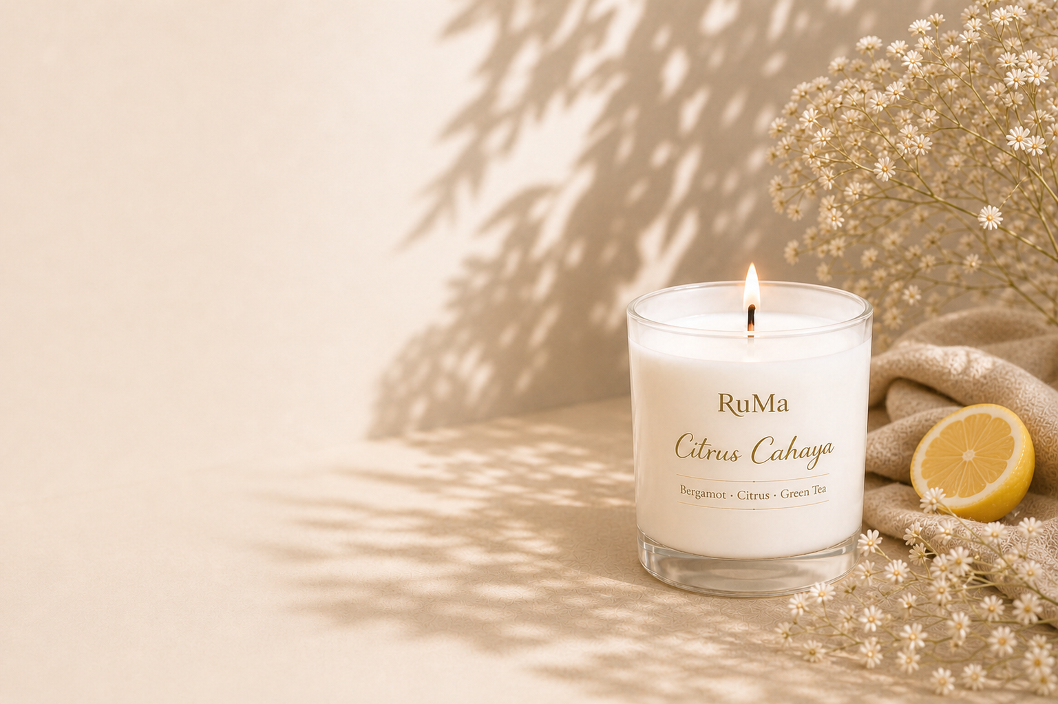 RuMa Citrus Cahaya candle with flowers and warm sunlight